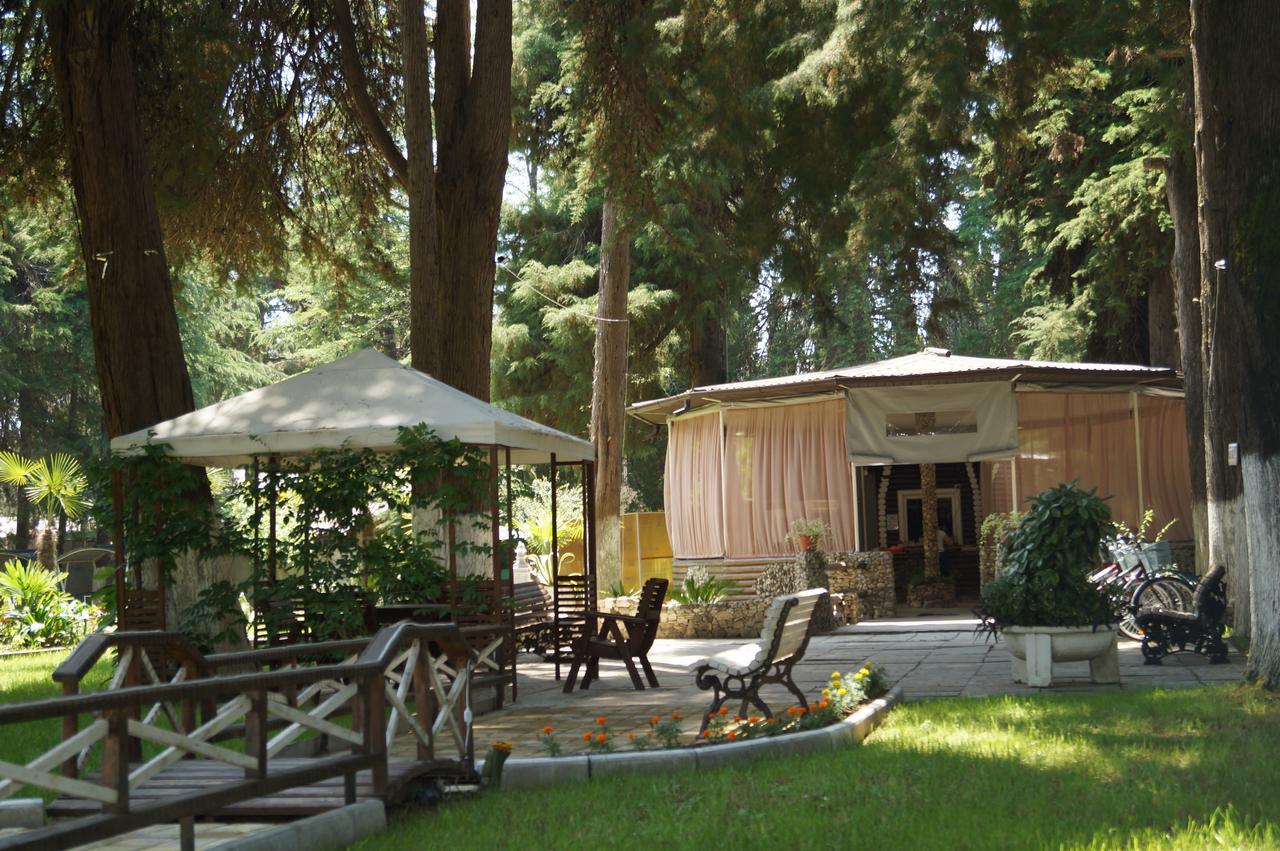 Pitsunda Hotel Extérieur photo