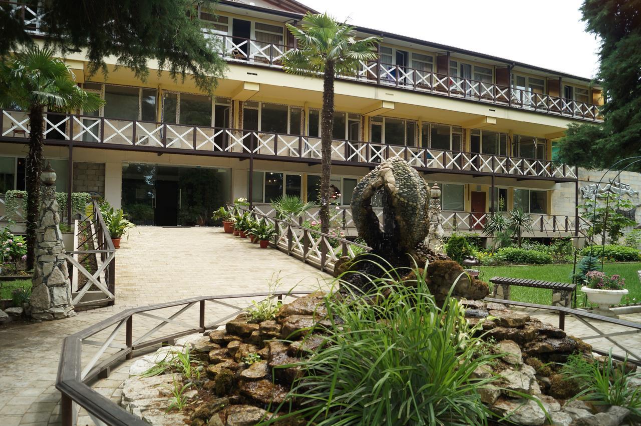Pitsunda Hotel Extérieur photo