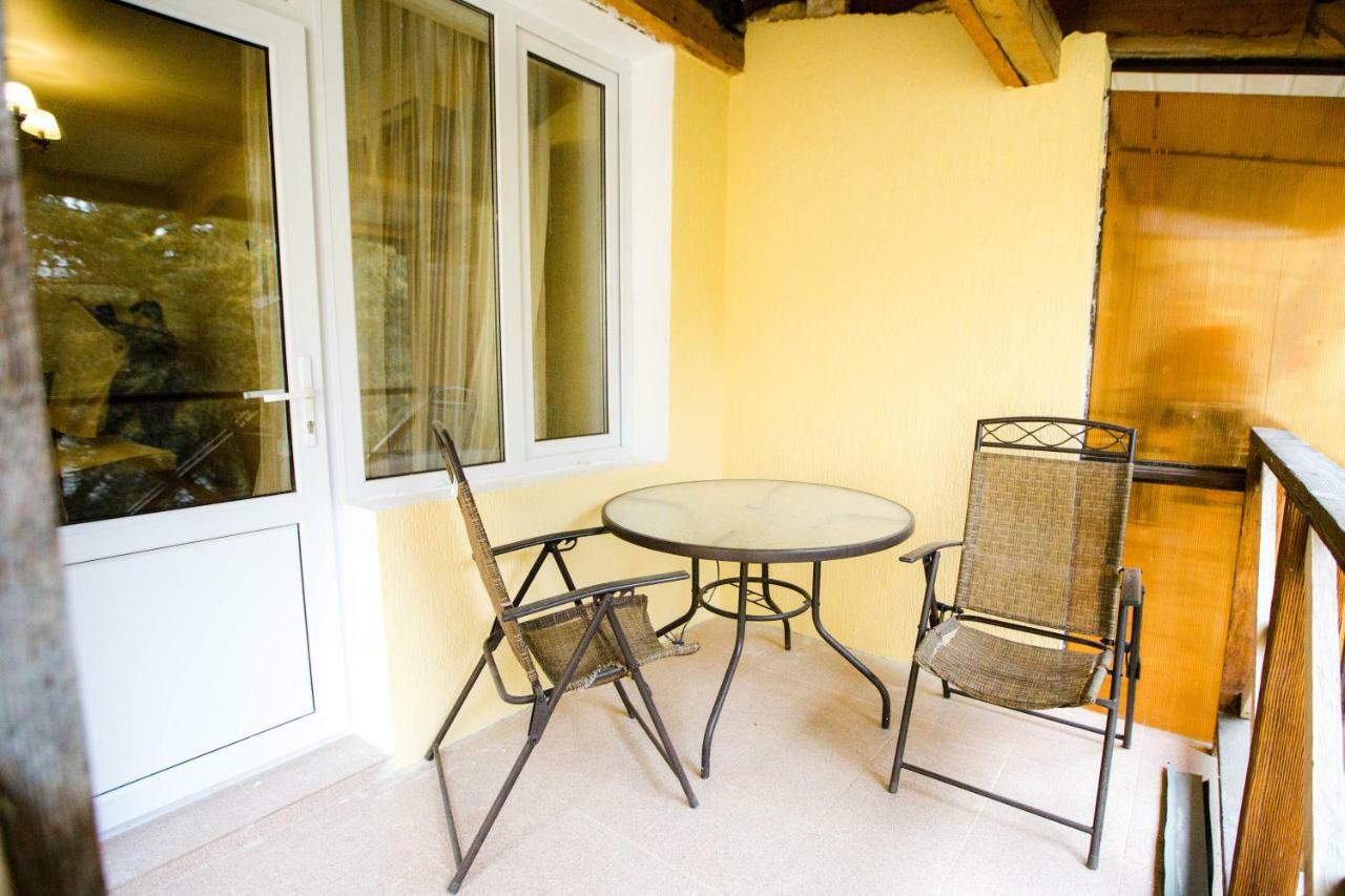 Pitsunda Hotel Extérieur photo