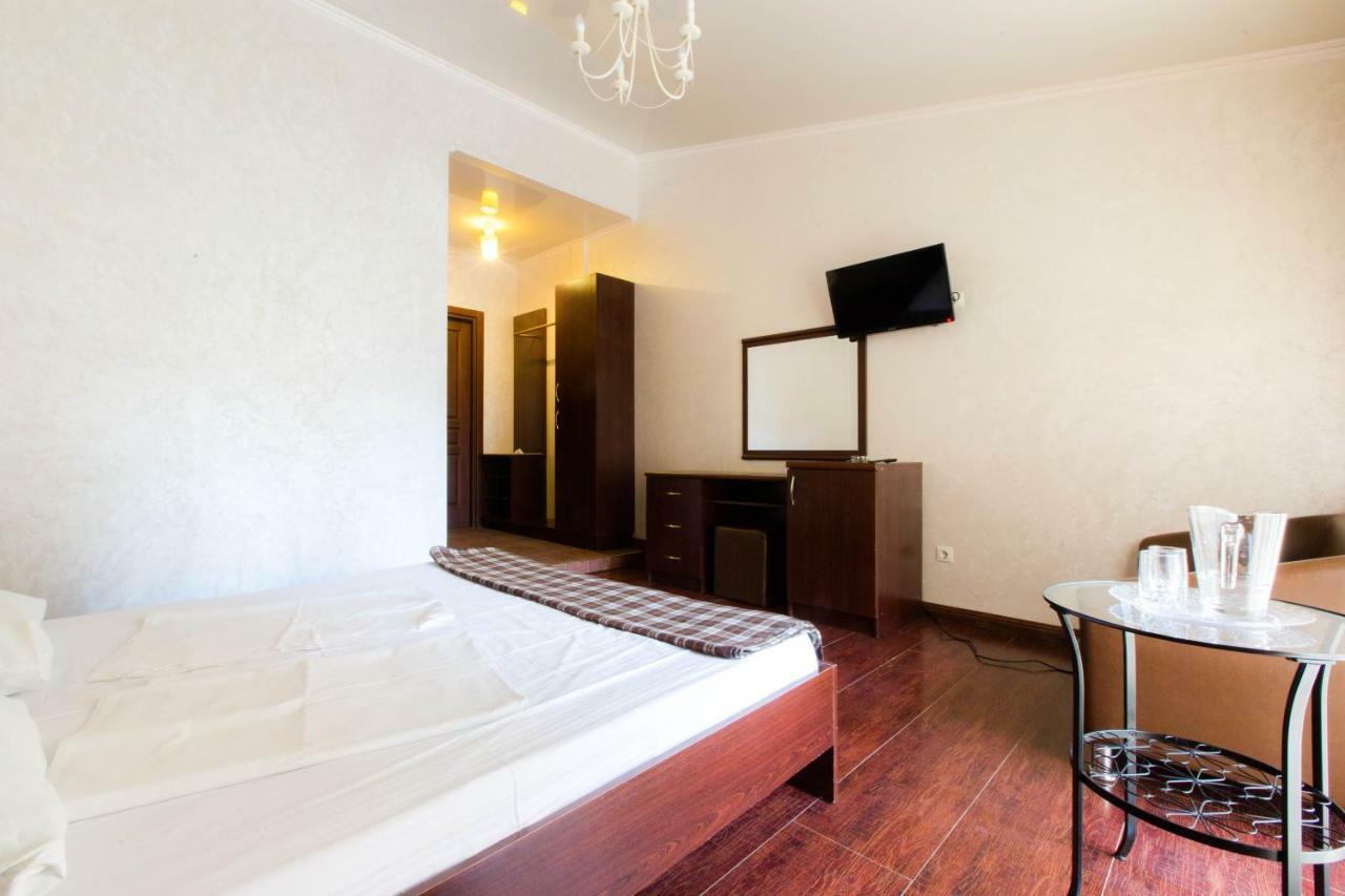 Pitsunda Hotel Extérieur photo