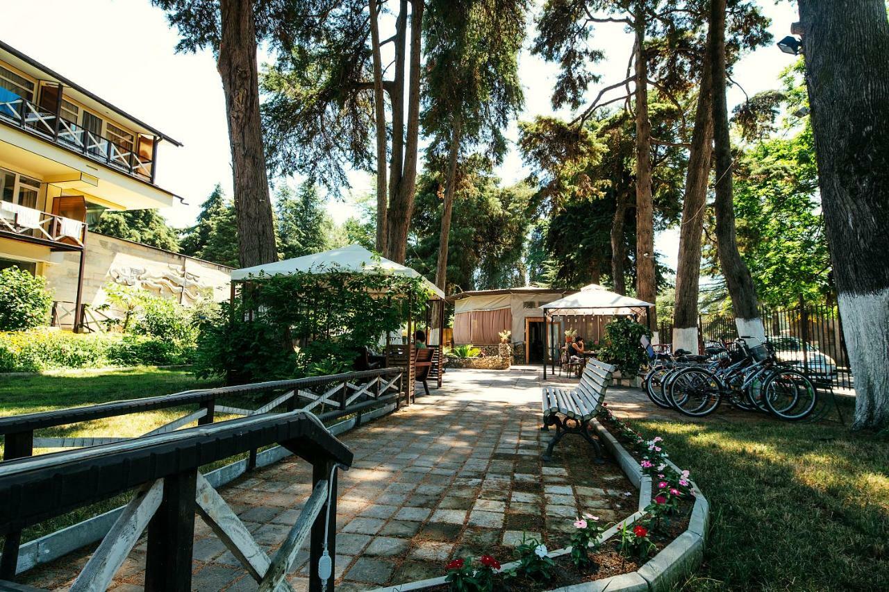 Pitsunda Hotel Extérieur photo