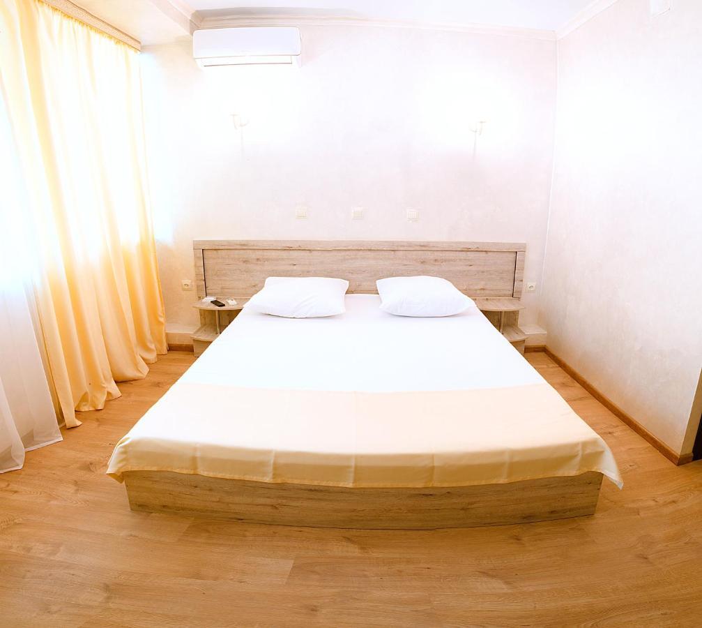 Pitsunda Hotel Extérieur photo